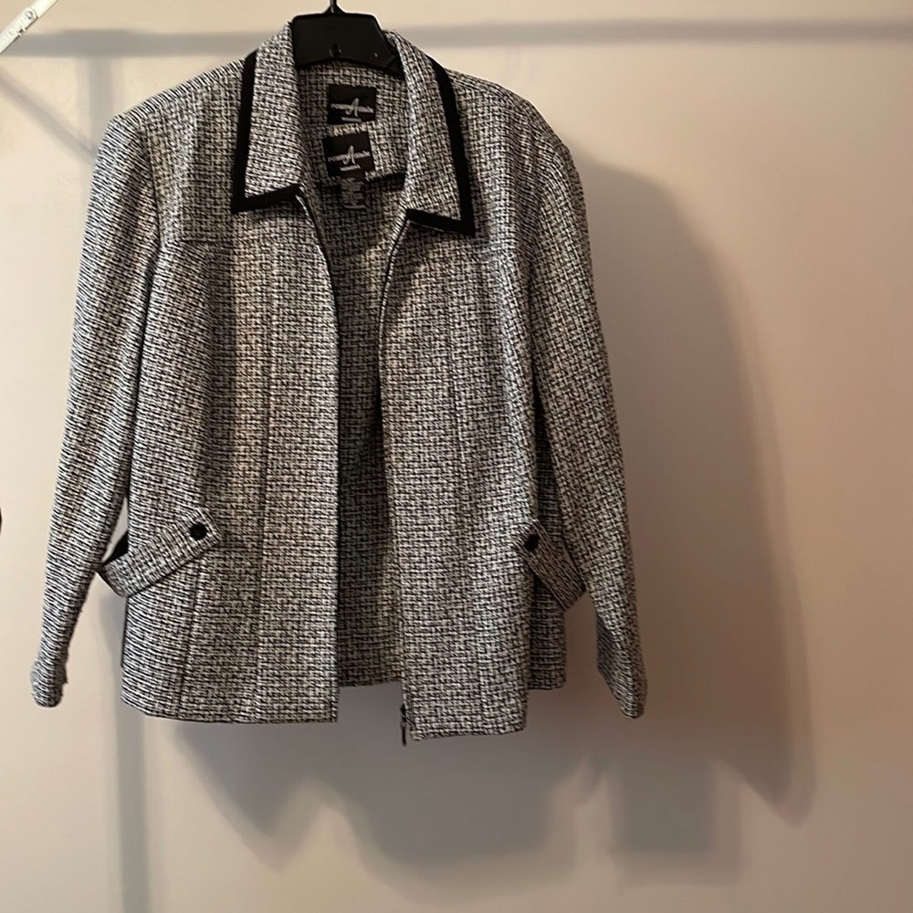 2pc  Positive attitude women's Size 20W smoke free pet free environment